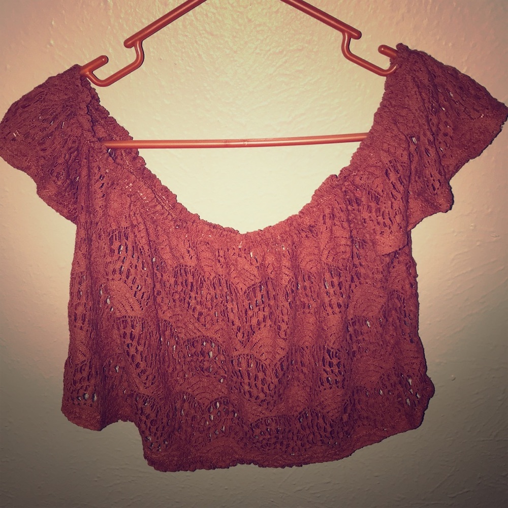 La hearts burgundy crop top